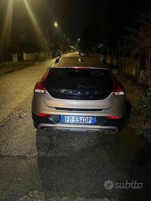 Usata Volvo V40 CC 120 CV (88 kW) 2016 Station wagon
