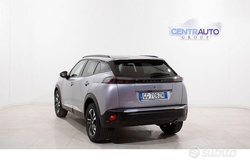 Usata Peugeot 2008 Allure 110 CV (80 kW) 2021 Grigio SUV