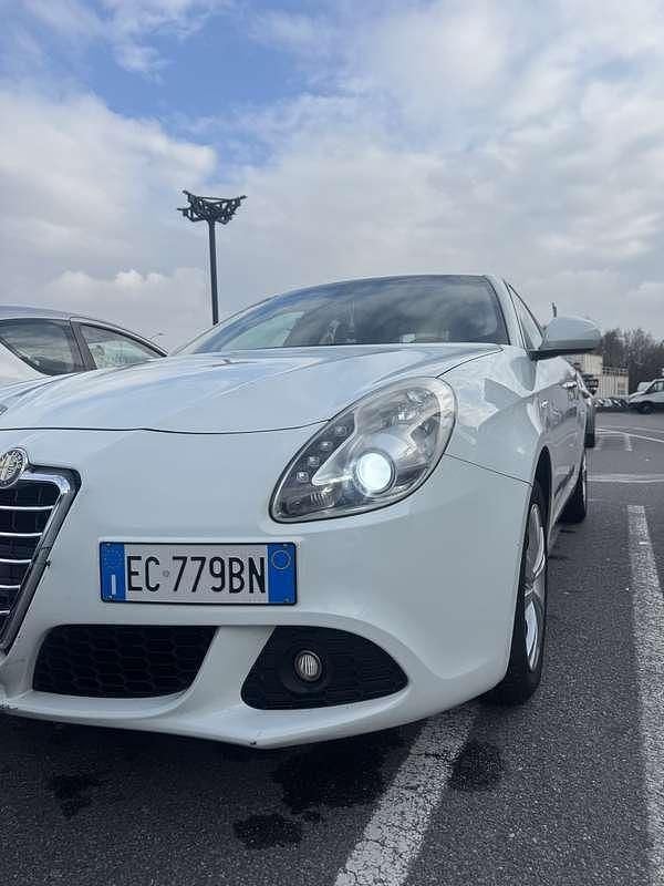 Usata Alfa Romeo Giulietta Turismo 120 CV (88 kW) 2010 Utilitaria