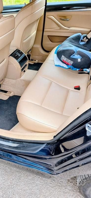 Usata BMW 520 Luxury Line 184 CV (135 kW) 2014 Blu Station wagon