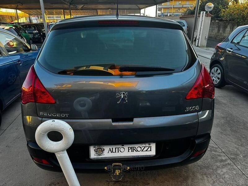 Usata Peugeot 3008 Premium 112 CV (82 kW) 2012 Grigio Monovolume