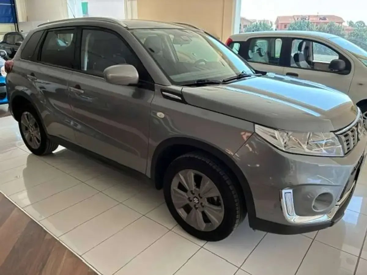 Usata Suzuki Vitara Cool 111 CV (81 kW) 2019 Argento SUV