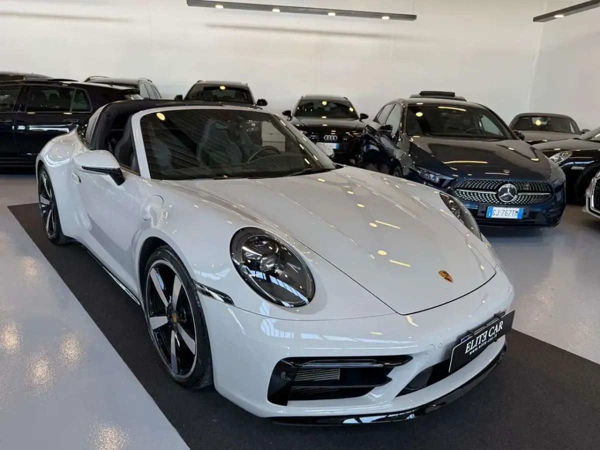 Usata Porsche 911 Targa 4S 450 CV (330 kW) 2022 Gesso Cabrio