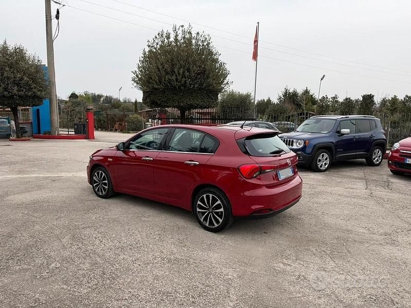Usata Fiat Tipo Lounge 120 CV (88 kW) 2016 Rosso Berlina