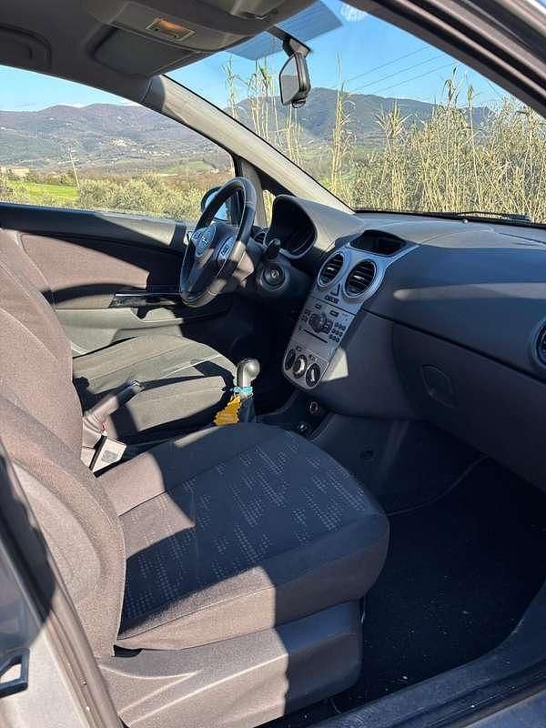 Usata Opel Corsa Edition 86 CV (63 kW) 2014 Grigio Utilitaria