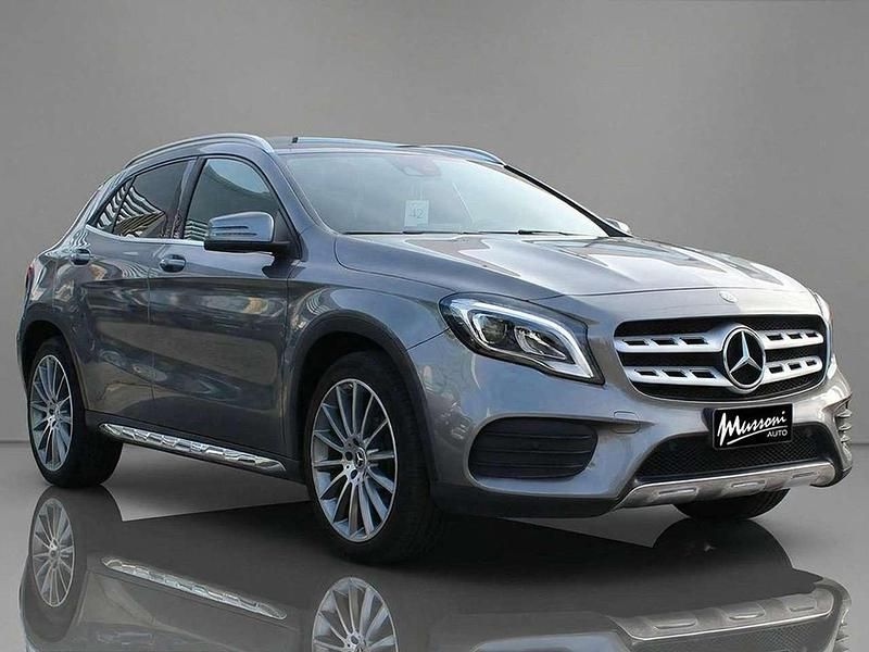 Grigio montagna Usata 2017 Mercedes GLA200 Premium SUV | 19.490 € (Buon prezzo) - Immagine 1/4