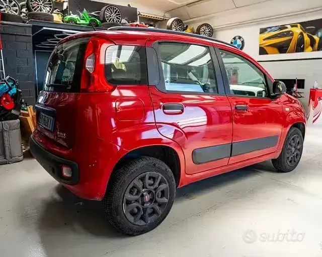 Usata Fiat Panda Easy 85 CV (62 kW) 2013 Rosso Utilitaria