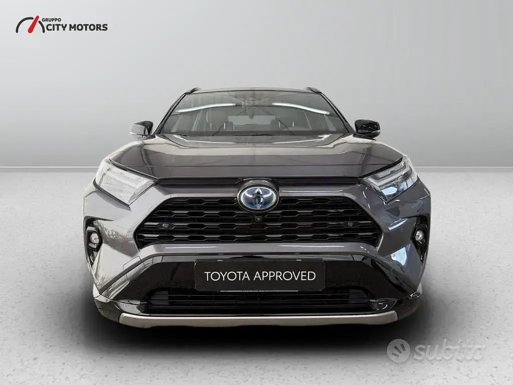 Usata Toyota RAV4 Hybrid Style 218 CV (160 kW) 2023 Dark grey met & black SUV