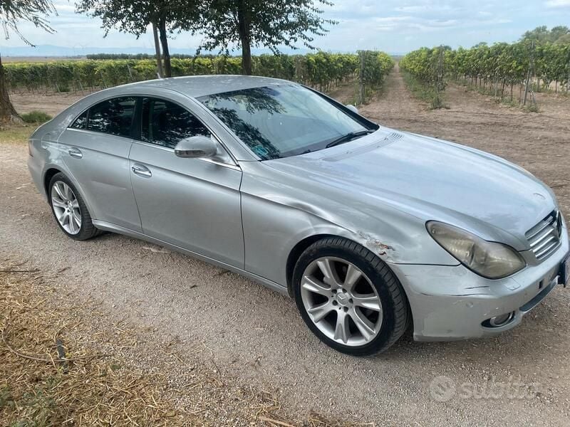 Usata 2008 Mercedes CLS320 Tre volumi | 2600 € (Super prezzo) - Immagine 1/4