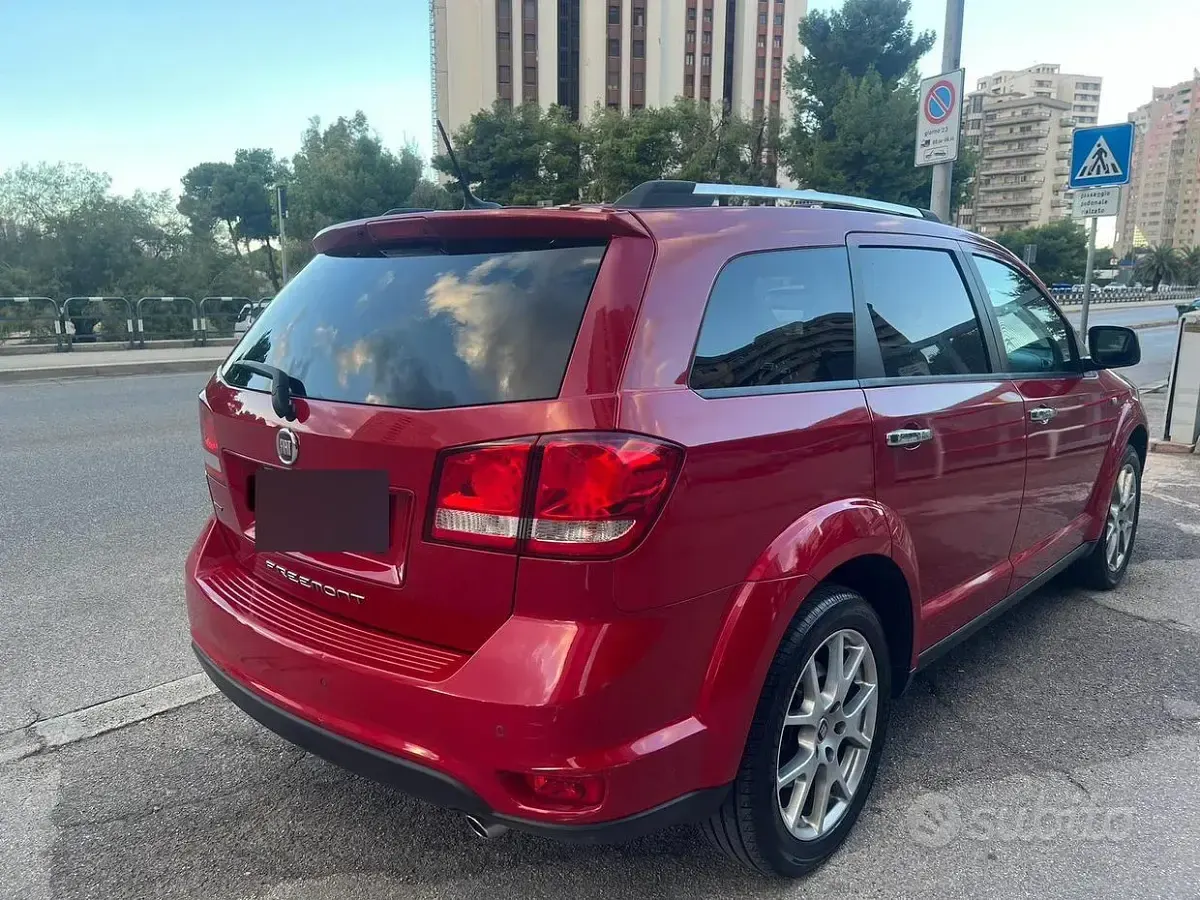 Usado Fiat Freemont Cross 170 HP (125 kW) 2015 Vermelho SUV