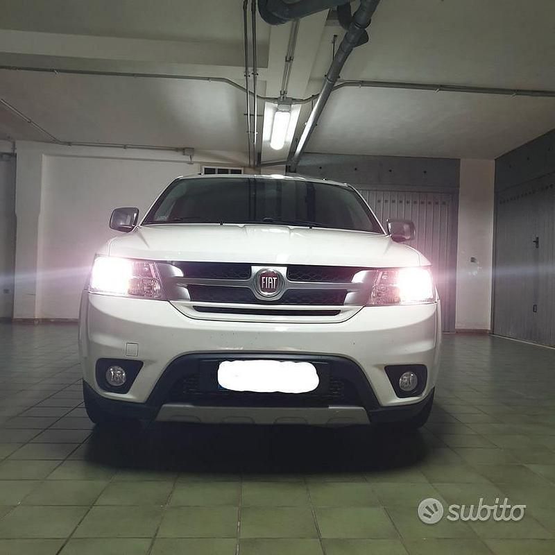 Usata Fiat Freemont 170 CV (125 kW) 2013 Bianco SUV