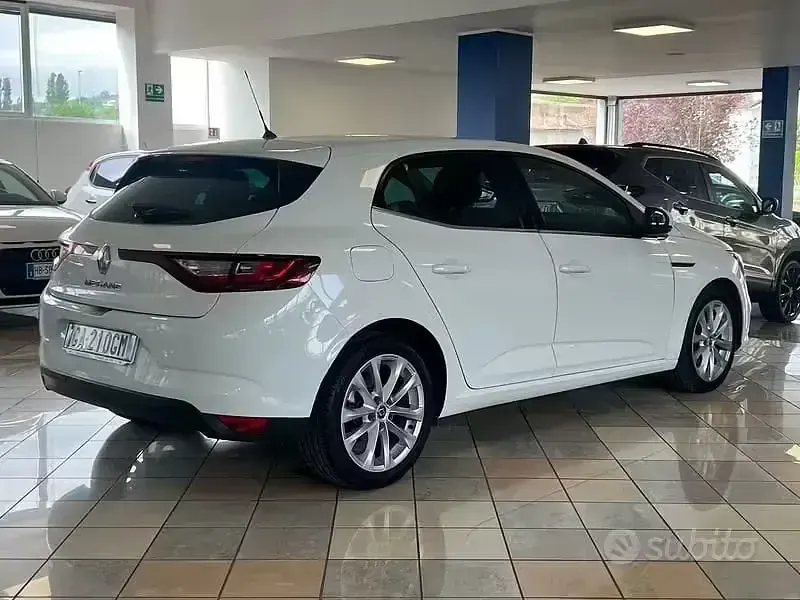 Usata Renault Mégane Business 116 CV (85 kW) 2020 Bianco Berlina