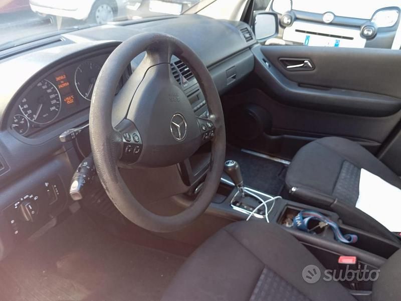 Usata Mercedes A160 Executive 82 CV (60 kW) 2012 Nero Utilitaria