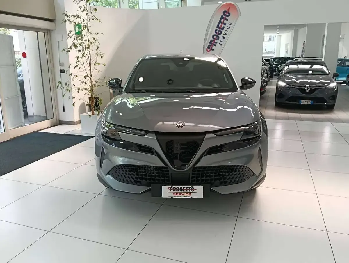 Nuova Alfa Romeo GT Junior Edizione Speciale 136 CV (100 kW) 2025 Grigio SUV