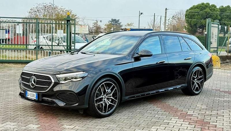Nero Usata 2024 Mercedes E450 Premium Plus Station wagon | 89.900 € - Immagine 1/4
