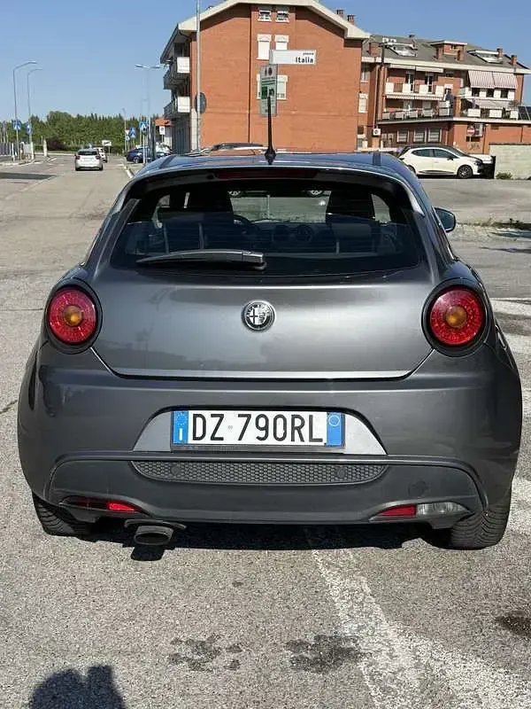 Usata Alfa Romeo MiTo Distinctive 120 CV (88 kW) 2010 Grigio Utilitaria