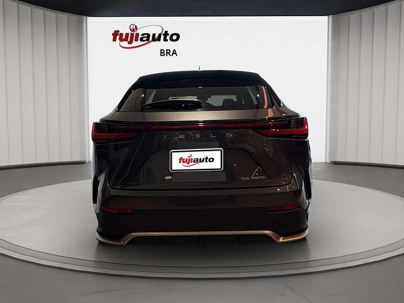 Nuova Lexus NX350h Sport Line 190 CV (139 kW) 2026 Dark grey met SUV