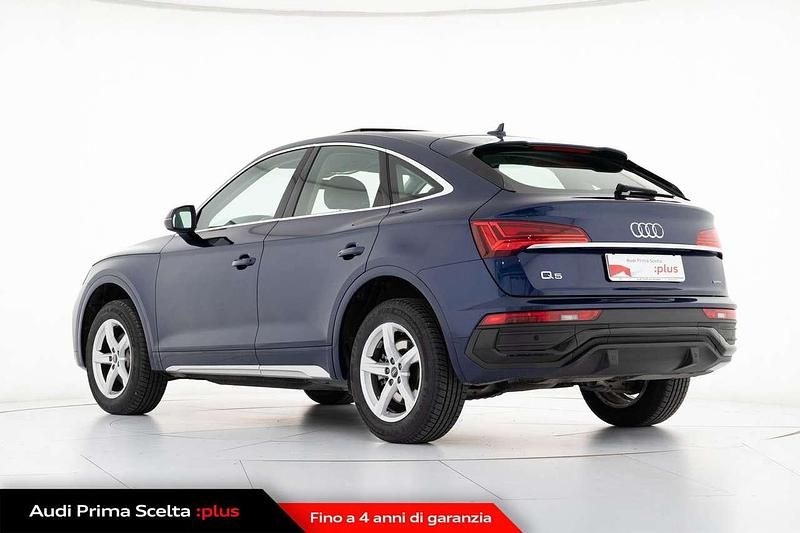 Usata Audi Q5 Advanced 204 CV (150 kW) 2021 Blu/azzurro SUV