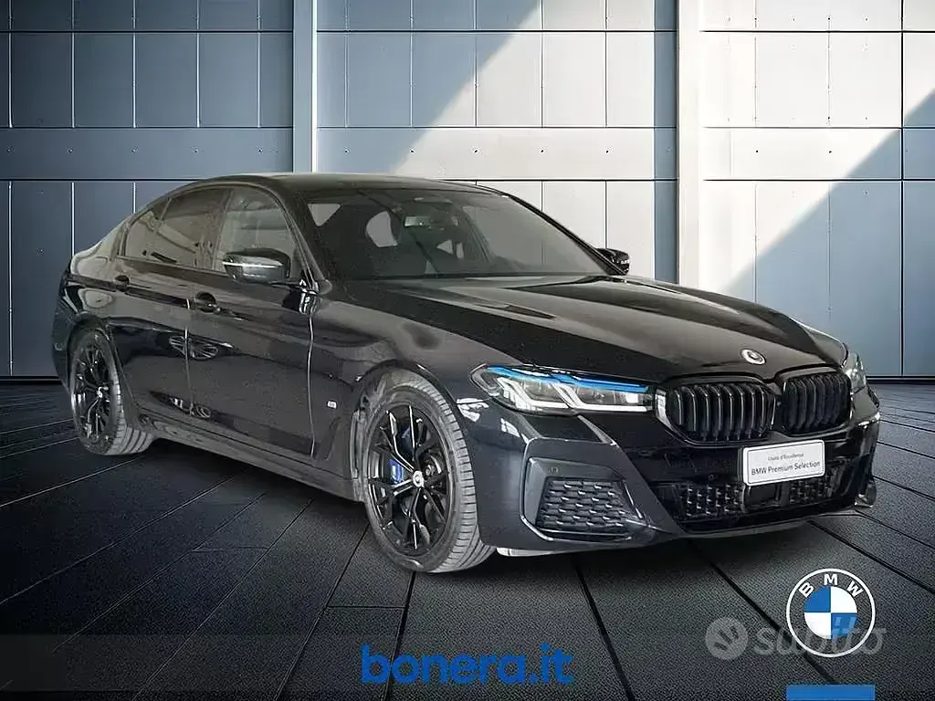 Usata BMW 530 M Sport 249 CV (183 kW) 2023 Blu Berlina