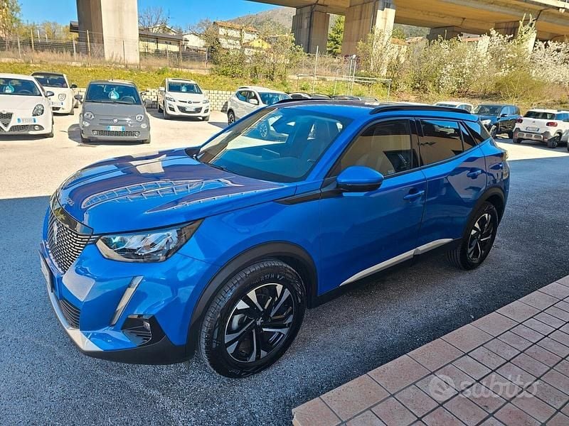 Usata Peugeot 2008 Allure 101 CV (74 kW) 2021 Blu SUV