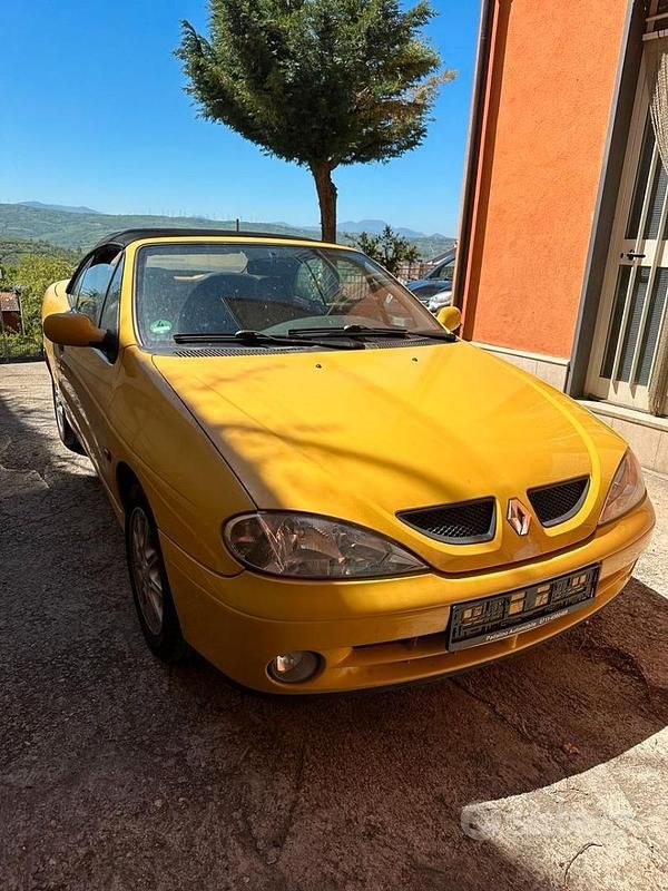Usata Renault Mégane Cabriolet 107 CV (78 kW) 2001 Giallo Cabrio