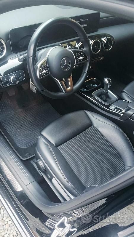 Usata Mercedes A160 109 CV (80 kW) 2019 Nero Berlina