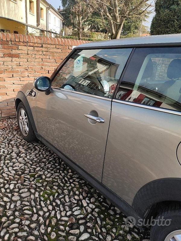 Usata Mini ONE 75 CV (55 kW) 2011 Utilitaria