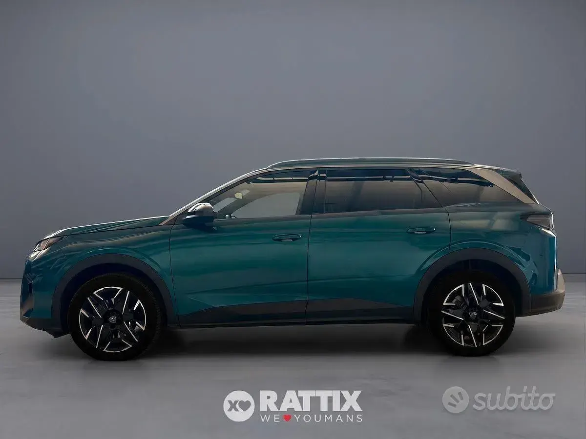 Usata Peugeot 5008 Allure 136 CV (100 kW) 2025 Blu obsession SUV