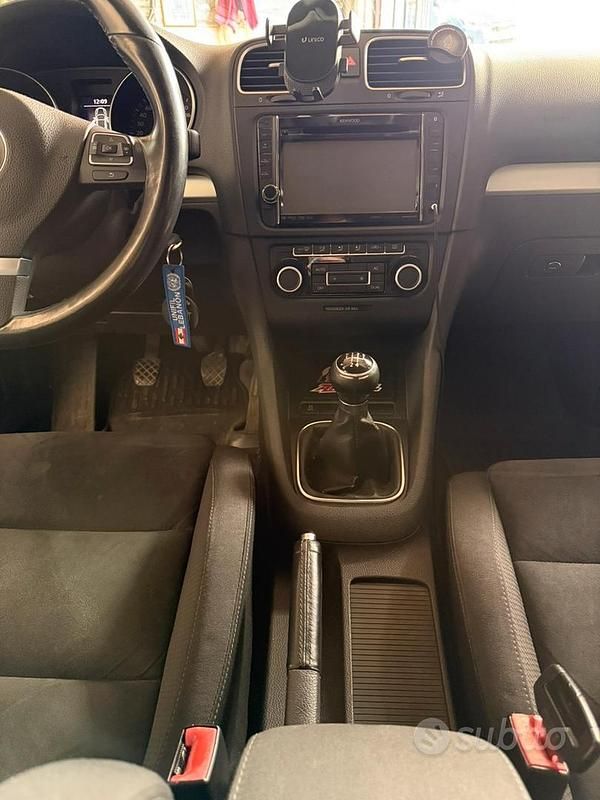 Usata VW Golf VI Highline 105 CV (77 kW) 2011 Grigio Utilitaria