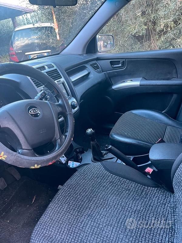Usata Kia Sportage 141 CV (103 kW) 2007 Grigio SUV