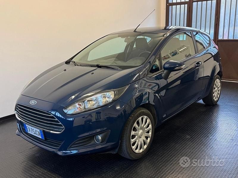 Usata Ford Fiesta 97 CV (71 kW) 2014 Blu Utilitaria