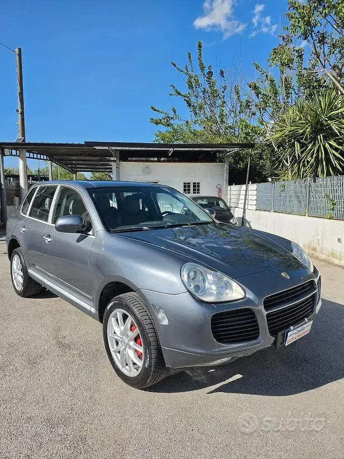 Usata Porsche Cayenne Turbo 450 CV (330 kW) 2003 Grigio SUV