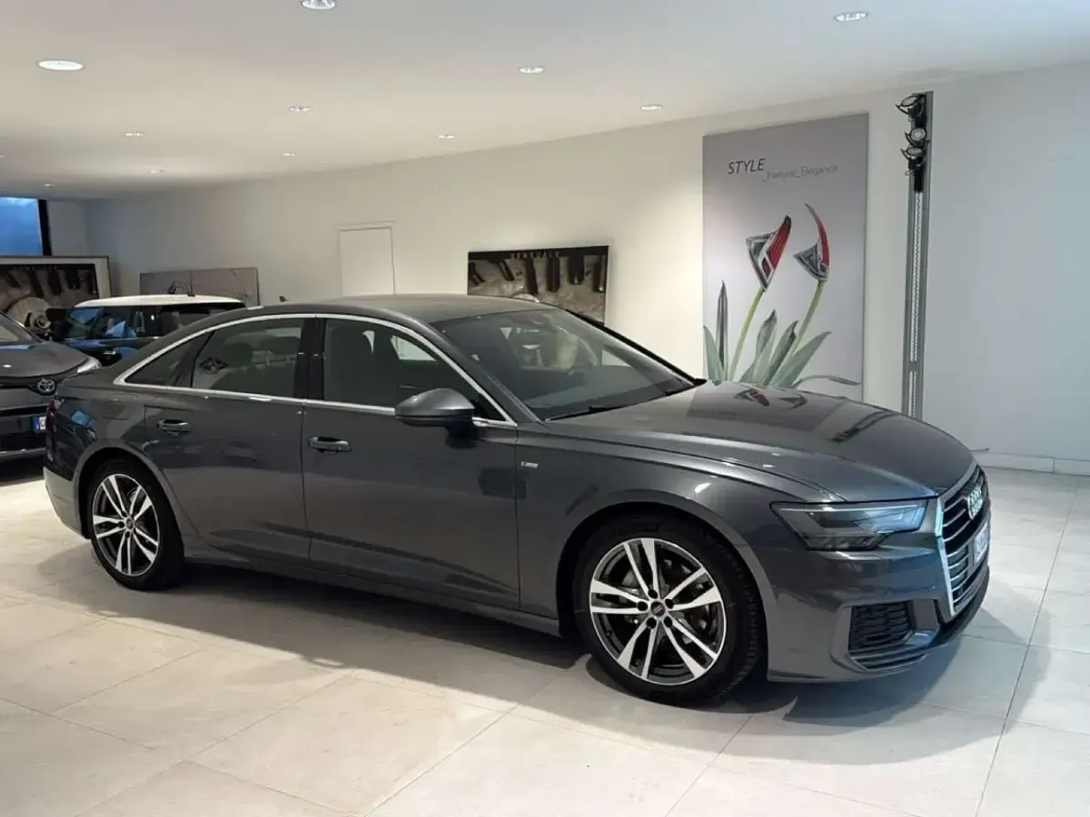 Usata Audi A6 Ambiente 204 CV (150 kW) 2022 Grigio Berlina