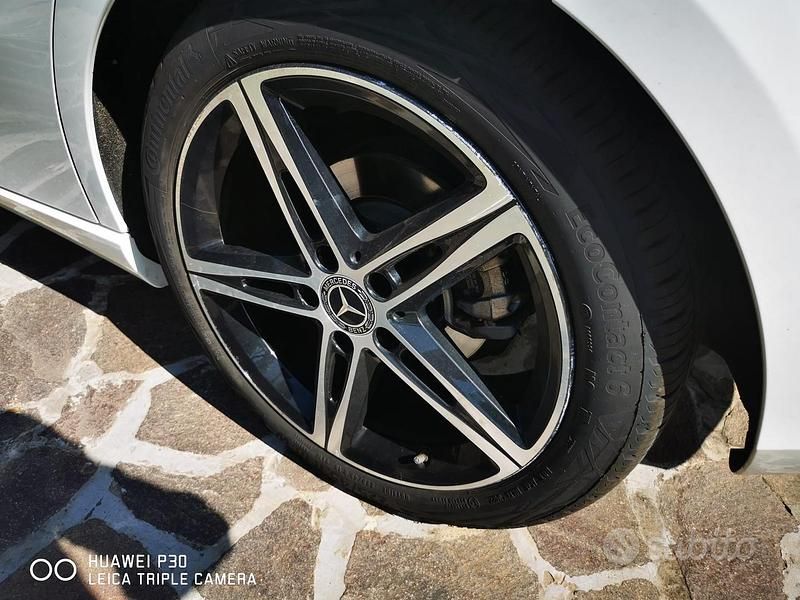 Usata Mercedes A180 136 CV (100 kW) 2023 Bianco Berlina