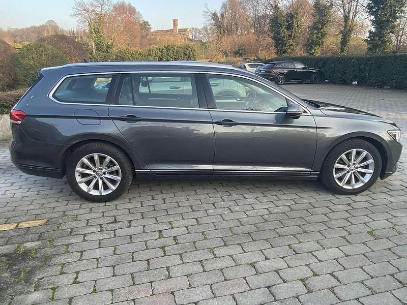 Usata VW Passat Highline 150 CV (110 kW) 2015 Grigio Station wagon