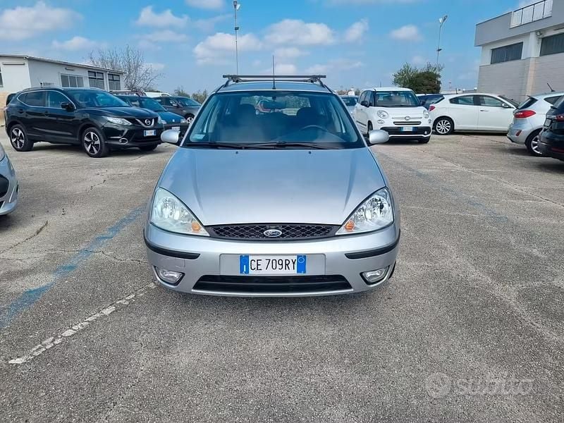 Usata Ford Focus Ambiente 100 CV (73 kW) 2003 Grigio Station wagon