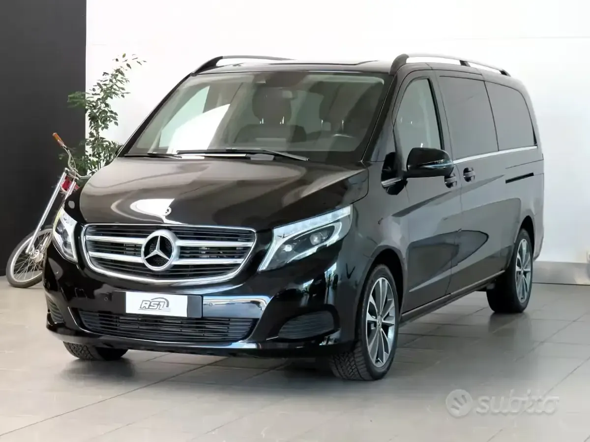 Usata Mercedes V220 Premium 163 CV (119 kW) 2019 Nero Monovolume