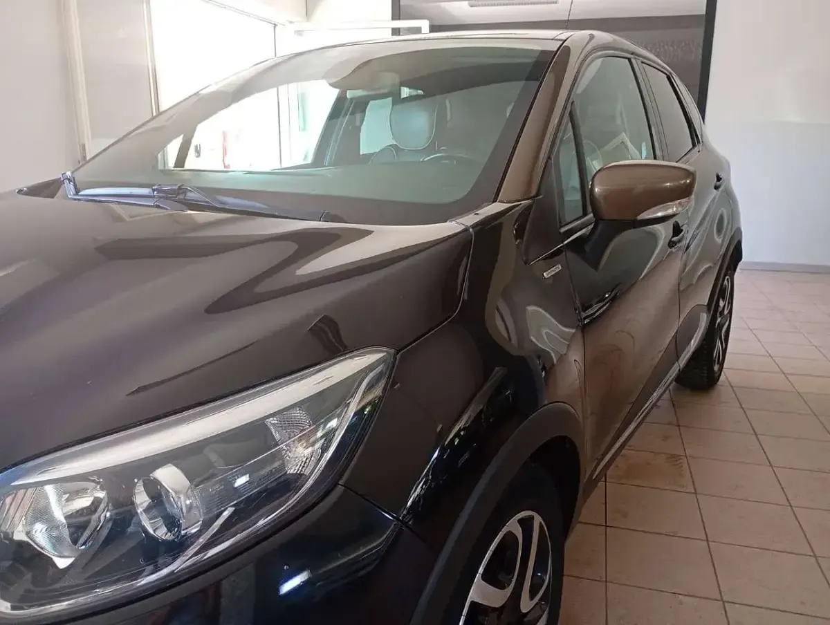 Usata Renault Captur Intens 110 CV (80 kW) 2016 Nero SUV