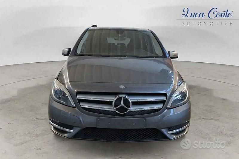 Usata Mercedes B180 Premium 122 CV (89 kW) 2013 Grigio Utilitaria