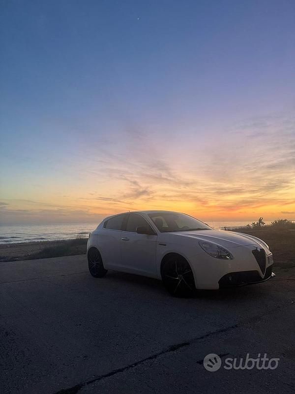 Usata Alfa Romeo Giulietta 170 CV (125 kW) 2010 Bianco Utilitaria