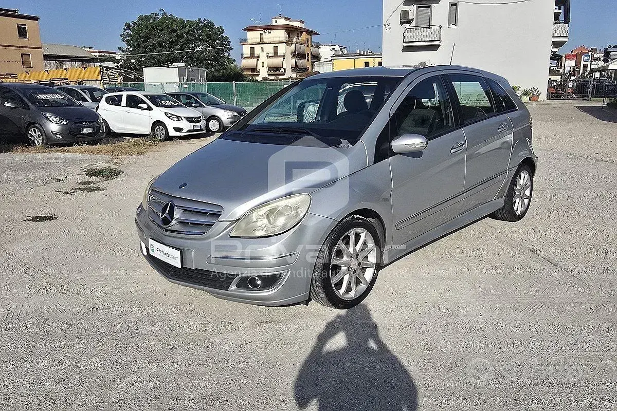 Usata Mercedes B200 140 CV (102 kW) 2007 Monovolume