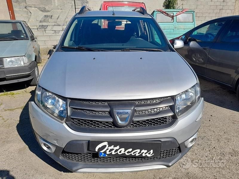 Usata Dacia Sandero Stepway 90 CV (66 kW) 2013 Grigio Berlina