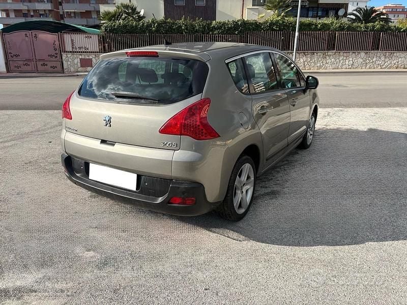 Usata Peugeot 3008 Business-Line 110 CV (80 kW) 2010 Marrone Station wagon