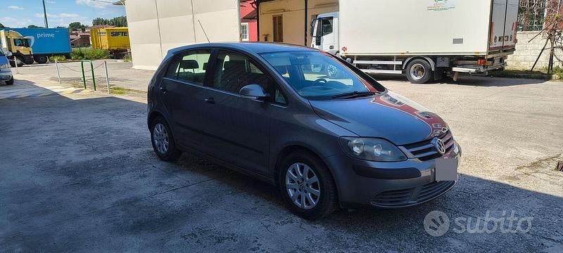 Usata VW Golf IV 115 CV (84 kW) 2005 Grigio Berlina
