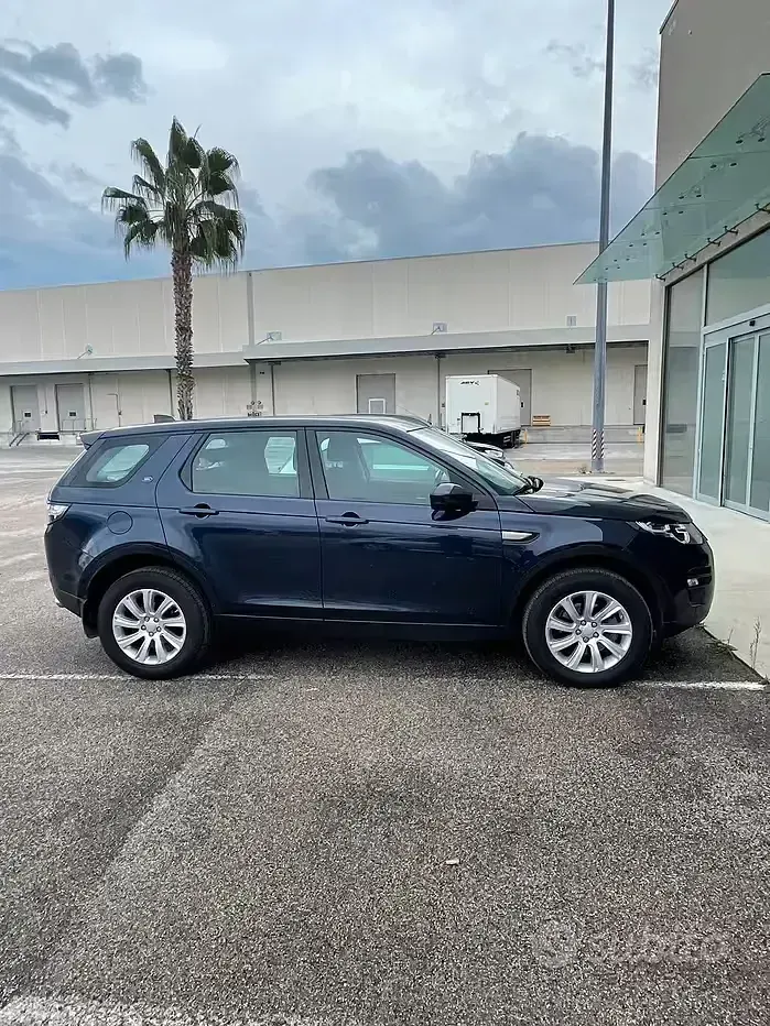 Usata Land Rover Discovery 5 150 CV (110 kW) 2017 Bluazzurro SUV