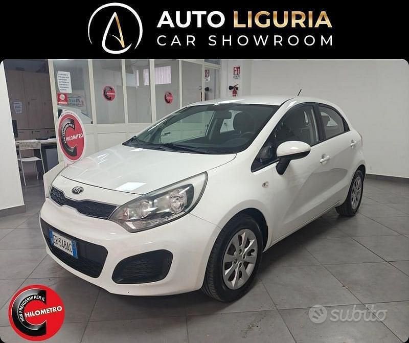 Usata Kia Rio Active 75 CV (55 kW) 2013 Bianco Berlina