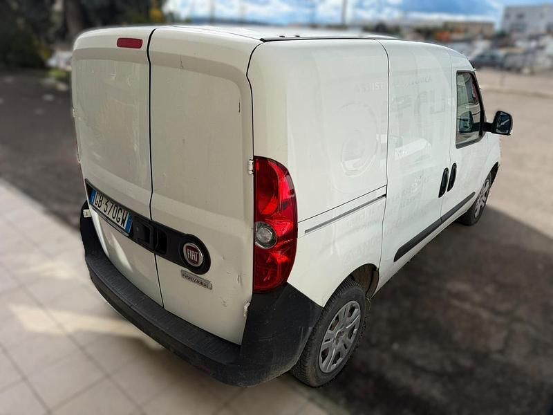 Usata Fiat Doblò 95 CV (69 kW) 2020 Bianco Monovolume