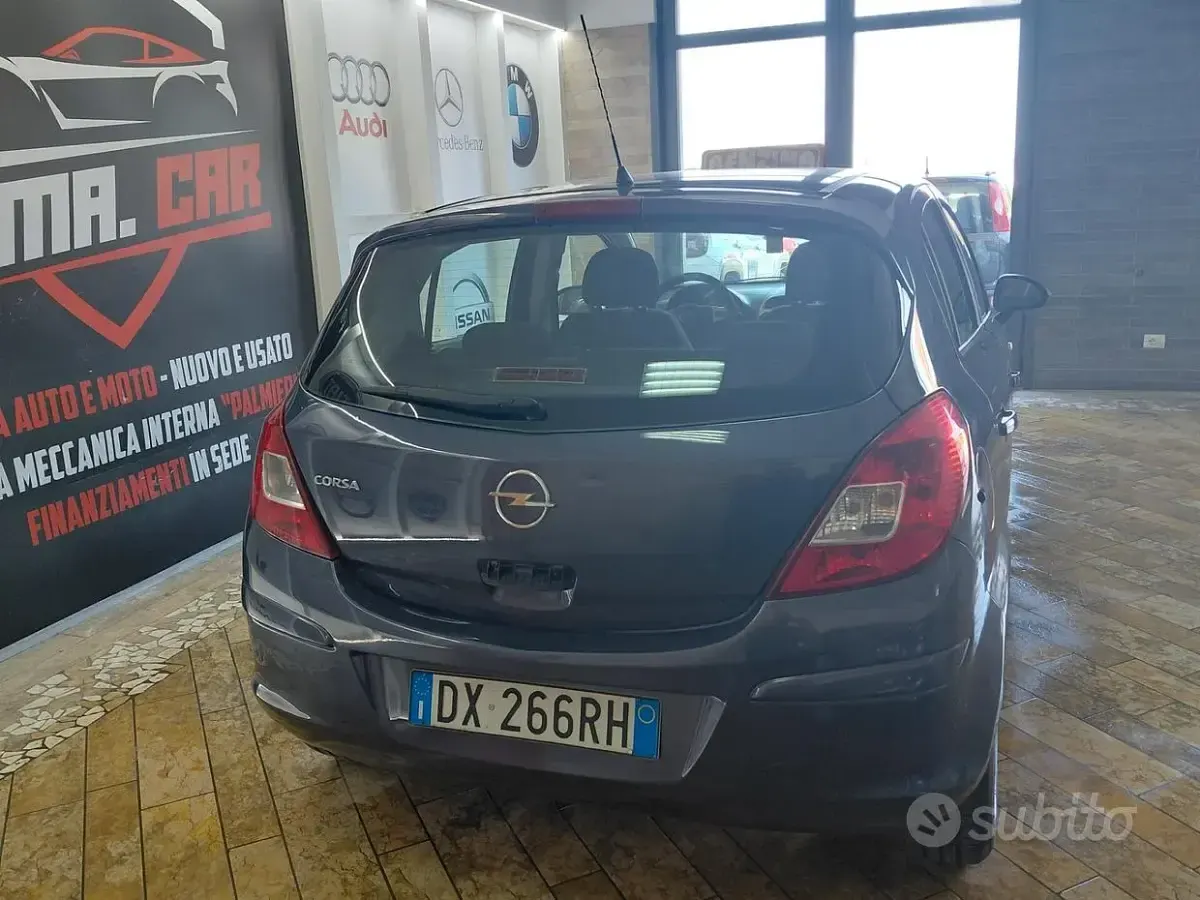 Usata Opel Corsa 80 CV (58 kW) 2009 Bluazzurro Utilitaria