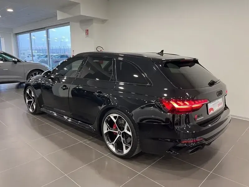 Usata Audi RS4 Competition 450 CV (330 kW) 2024 Nero mythos metallizzato Station wagon
