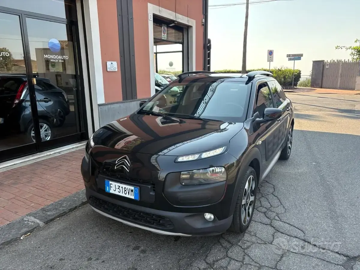 Usata Citroën C4 Cactus Shine 99 CV (72 kW) 2017 Grigio Utilitaria